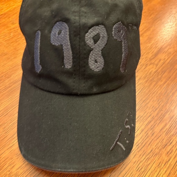 Taylor Swift TS 1989 Concert Tour Official Merch Black Unisex Cotton Cap Hat - Picture 2 of 5